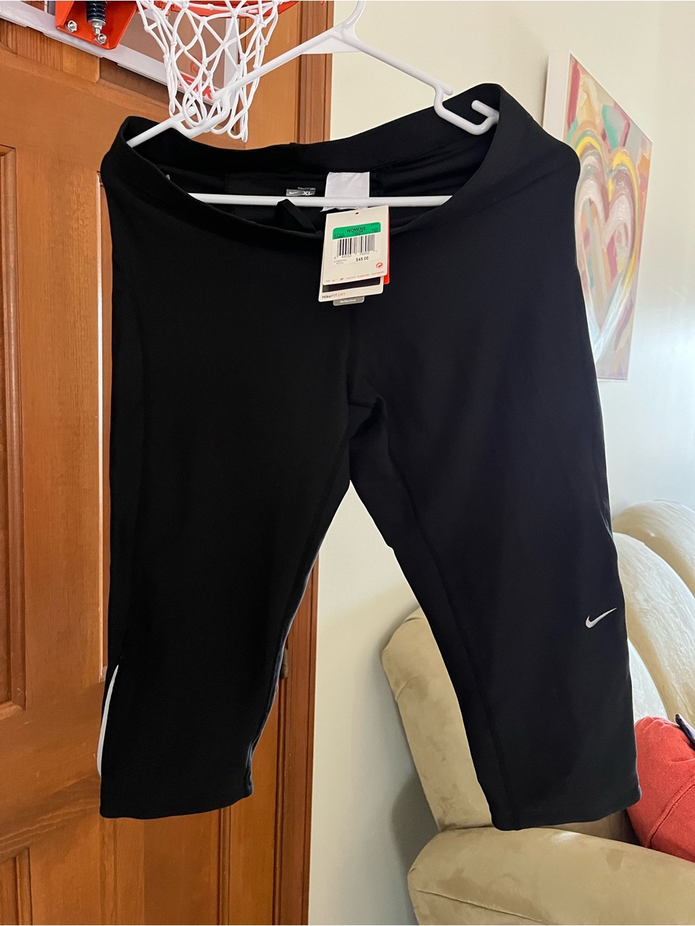 Nike Black Capri Athletic Leggings for women